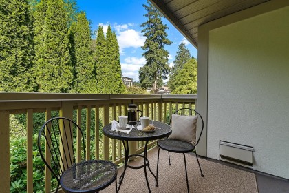 Photo 12 at 205 - 843 22nd Street, Dundarave, West Vancouver