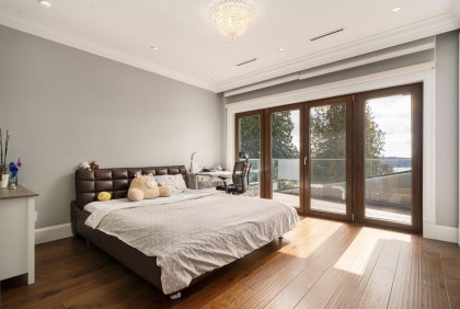 Photo 14 at 1410 Mathers Avenue, Ambleside, West Vancouver