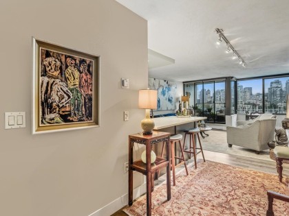 Photo 2 at 521 - 666 Leg In Boot Square, False Creek, Vancouver West