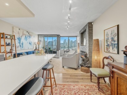 Photo 3 at 521 - 666 Leg In Boot Square, False Creek, Vancouver West