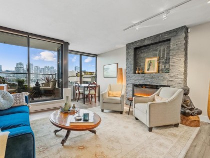 Photo 5 at 521 - 666 Leg In Boot Square, False Creek, Vancouver West