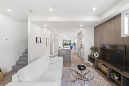 Photo 6 at 1 - 115 W Queens Road, Upper Lonsdale, North Vancouver