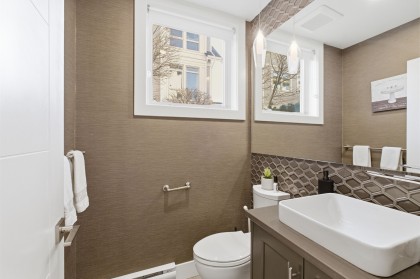 Photo 13 at 1 - 115 W Queens Road, Upper Lonsdale, North Vancouver