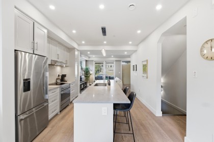 Photo 10 at 1 - 115 W Queens Road, Upper Lonsdale, North Vancouver