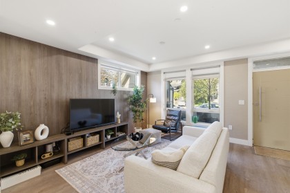 Photo 4 at 1 - 115 W Queens Road, Upper Lonsdale, North Vancouver