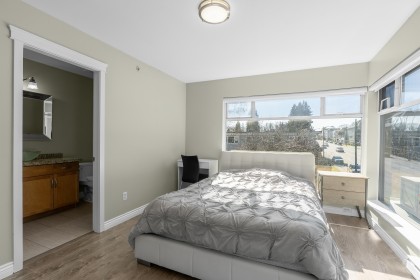 Photo 13 at 999 W 20th Avenue, Cambie, Vancouver West