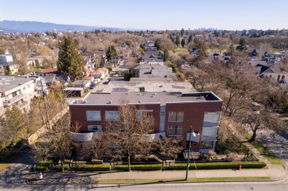 Photo 1 at 999 W 20th Avenue, Cambie, Vancouver West