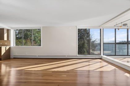 Photo 6 at 203 - 2090 Argyle Avenue, Dundarave, West Vancouver