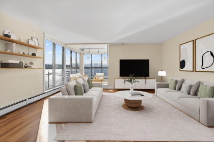 Photo 7 at 203 - 2090 Argyle Avenue, Dundarave, West Vancouver