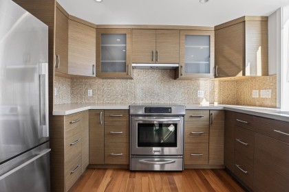 Photo 15 at 203 - 2090 Argyle Avenue, Dundarave, West Vancouver