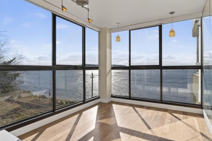 Photo 4 at 203 - 2090 Argyle Avenue, Dundarave, West Vancouver