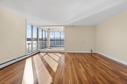 Photo 8 at 203 - 2090 Argyle Avenue, Dundarave, West Vancouver