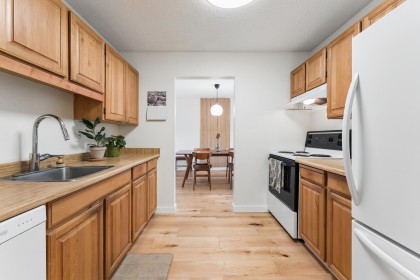 Photo 11 at 211 - 1385 Draycott Road, Lynn Valley, North Vancouver