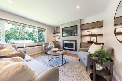 Photo 3 at 949 Hartford Place, Windsor Park NV, North Vancouver