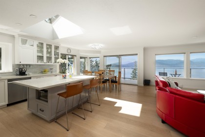 Photo 2 at 250 Kelvin Grove Way, Lions Bay, West Vancouver