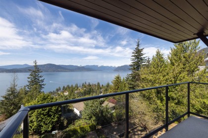 Photo 11 at 250 Kelvin Grove Way, Lions Bay, West Vancouver