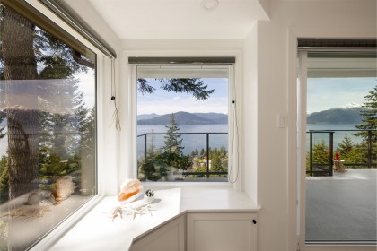 Photo 8 at 250 Kelvin Grove Way, Lions Bay, West Vancouver