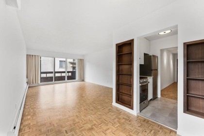 Photo 7 at 305 - 2025 W 2nd Avenue, Kitsilano, Vancouver West