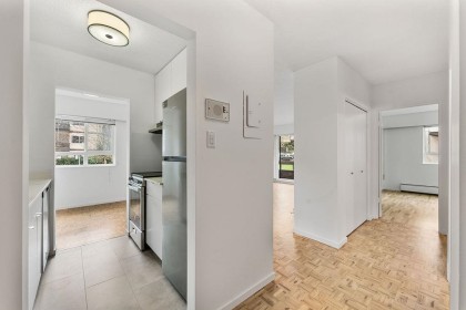 Photo 5 at 305 - 2025 W 2nd Avenue, Kitsilano, Vancouver West