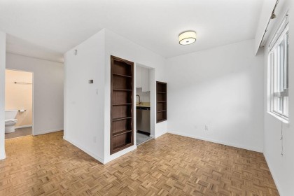 Photo 8 at 305 - 2025 W 2nd Avenue, Kitsilano, Vancouver West