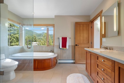 Photo 10 at 5812 Eagle Island, Eagle Harbour, West Vancouver