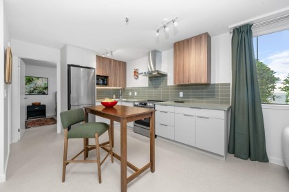 Photo 7 at 101A - 460 14th Street, Ambleside, West Vancouver