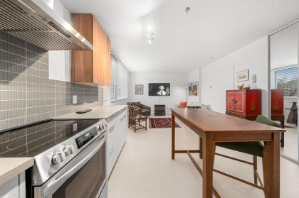 Photo 9 at 101A - 460 14th Street, Ambleside, West Vancouver