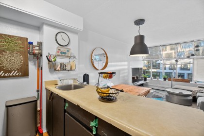 Photo 11 at 902 - 950 Drake Street, Downtown VW, Vancouver West