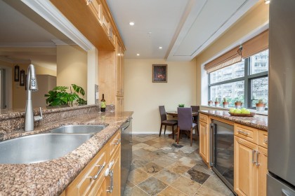 Photo 9 at 304 - 1233 Beach Avenue, West End VW, Vancouver West