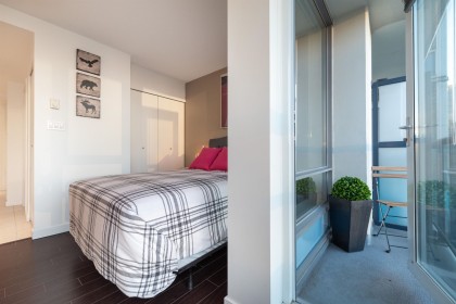 Photo 7 at 2106 - 939 Expo Boulevard, Yaletown, Vancouver West