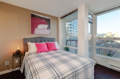Photo 8 at 2106 - 939 Expo Boulevard, Yaletown, Vancouver West