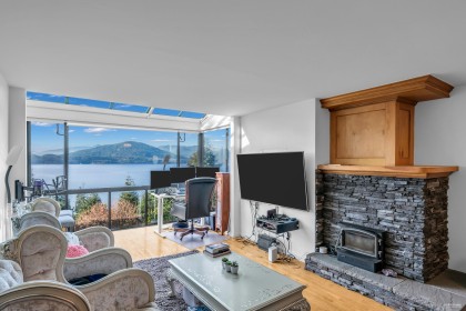Photo 1 at 432 Crosscreek Road, Lions Bay, West Vancouver