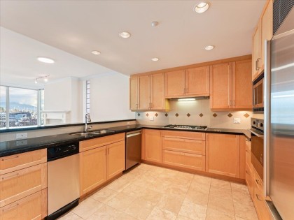 Photo 6 at 205 - 1717 Bayshore Drive, Coal Harbour, Vancouver West