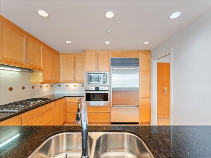 Photo 8 at 205 - 1717 Bayshore Drive, Coal Harbour, Vancouver West