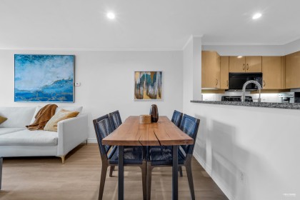 Photo 3 at 207 - 305 Lonsdale Avenue, Lower Lonsdale, North Vancouver