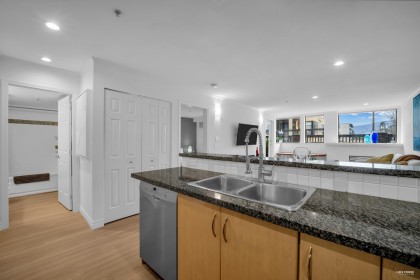 Photo 11 at 207 - 305 Lonsdale Avenue, Lower Lonsdale, North Vancouver