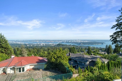 Photo 12 at 1424 Sandhurst Place, Chartwell, West Vancouver