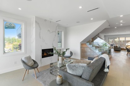 Photo 3 at 340 E Keith Road, Central Lonsdale, North Vancouver