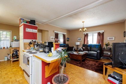 Photo 4 at 123 E Kings Road, Upper Lonsdale, North Vancouver