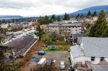 Photo 2 at 131 E Kings Road, Upper Lonsdale, North Vancouver