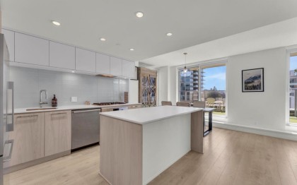 Photo 1 at 405 - 680 Seylynn Crescent, Lynnmour, North Vancouver