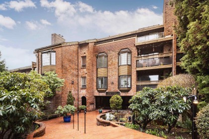 Photo 1 at 318 - 2320 W 40th Avenue, Kerrisdale, Vancouver West