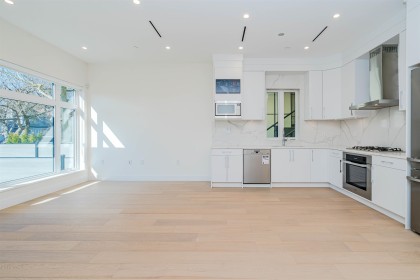 Photo 2 at 8192 Cartier Street, Marpole, Vancouver West