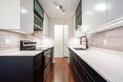 Photo 2 at 208 - 211 W 3rd Street, Lower Lonsdale, North Vancouver