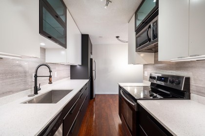 Photo 13 at 208 - 211 W 3rd Street, Lower Lonsdale, North Vancouver