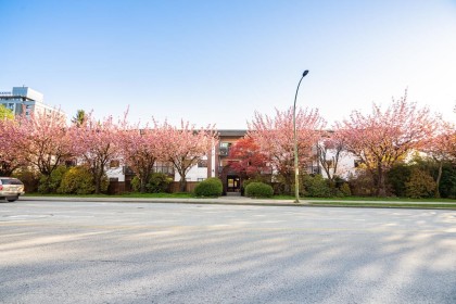 Photo 4 at 208 - 211 W 3rd Street, Lower Lonsdale, North Vancouver