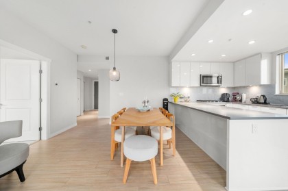 Photo 9 at 503 - 2632 Library Lane, Lynn Valley, North Vancouver