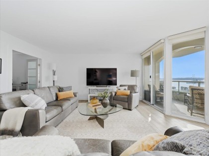 Photo 1 at 209 - 168 Chadwick Court, Lower Lonsdale, North Vancouver