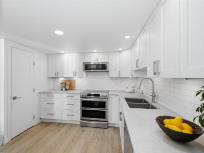 Photo 11 at 209 - 168 Chadwick Court, Lower Lonsdale, North Vancouver