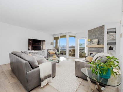 Photo 4 at 209 - 168 Chadwick Court, Lower Lonsdale, North Vancouver